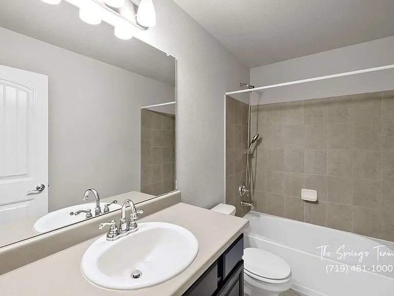 10898 Rowley Dr — Photo 33