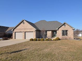 5196 W Stonehaven Ln, New Palestine, IN