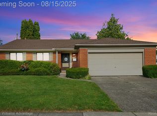 16560 Park St, Livonia, MI 48154