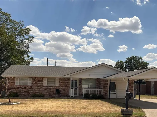 4215 SE Elmhurst Ln, Lawton, OK 73501