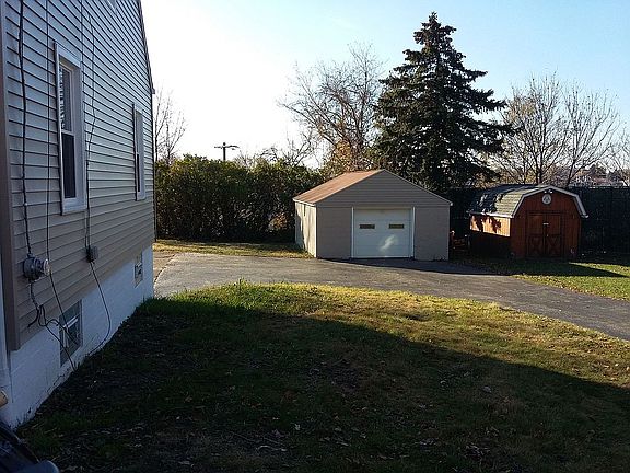 2nd image of 1597 Longview Dr