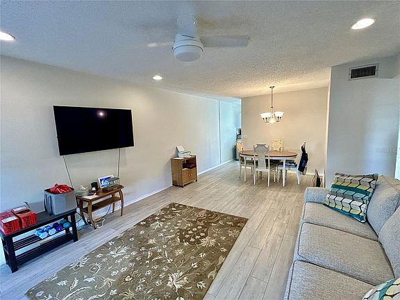 5th image of 2311 BRISBANE STREET #23