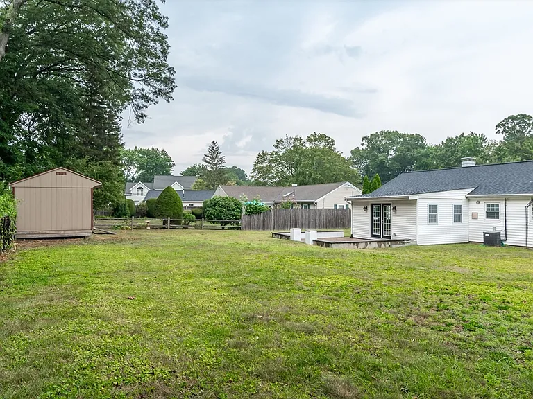 22 Wethersfield Rd — Photo 21