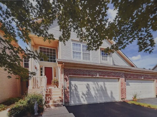 888 Riding Ln, Saint Charles, IL 60174