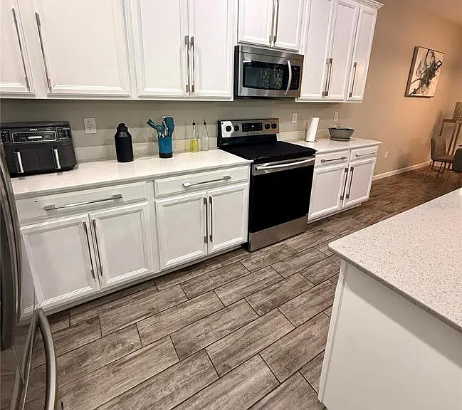 408 Sapphire Dr — Photo 3