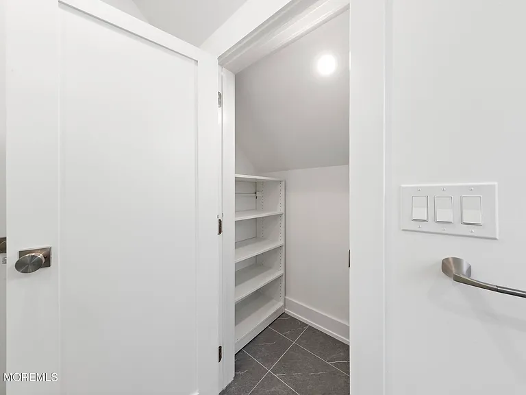 427 Hoyt St — Photo 50