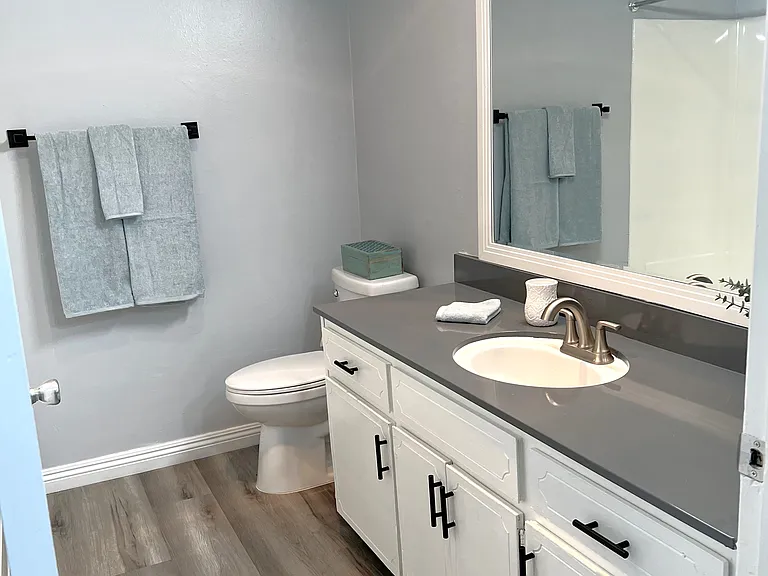 Vista Hills Apartments — Photo 4