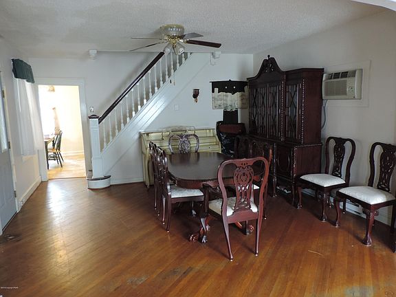 3rd image of 328 W Bertsch St
