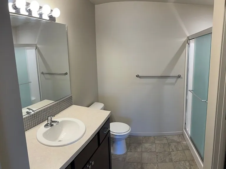 510-512 S Moen St — Photo 9
