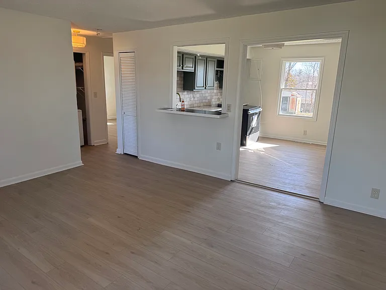 6105 Brown Rd — Photo 4