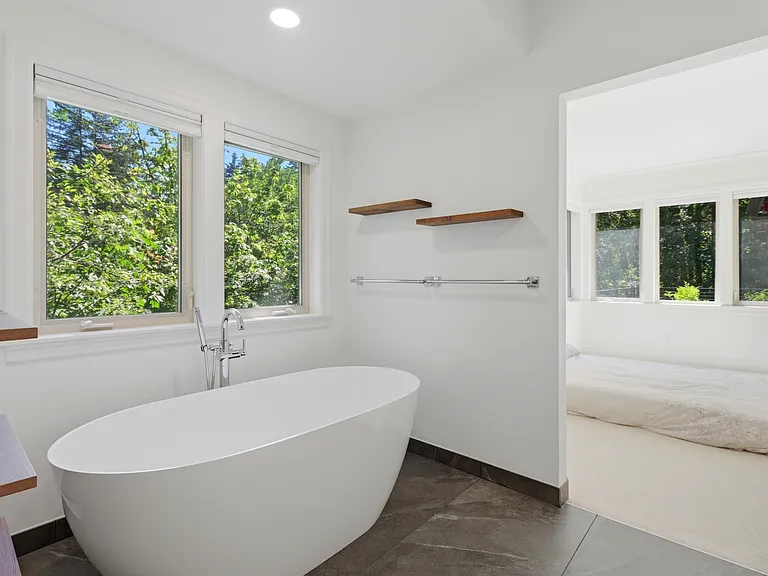 227 NW Seblar Dr — Photo 19