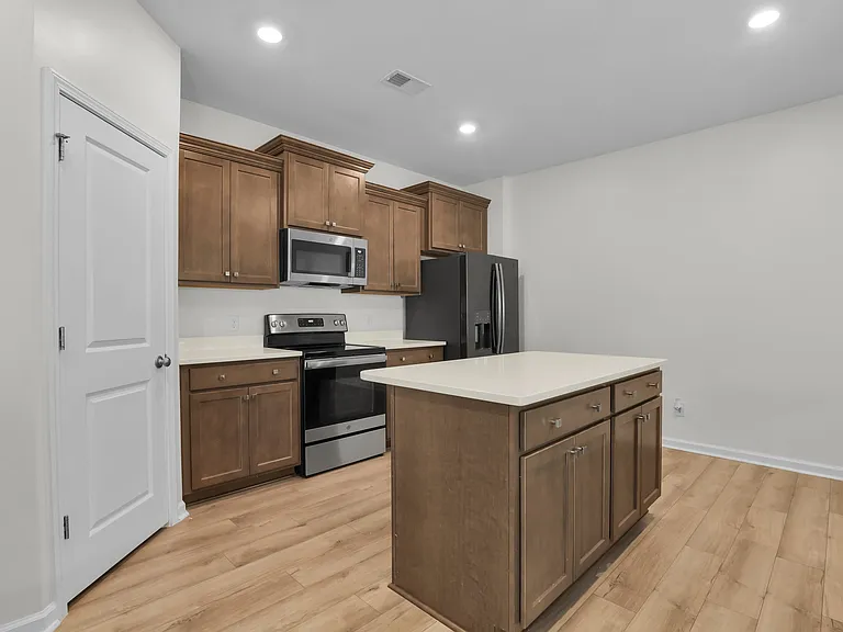 2980 Kingswood Dr — Photo 13