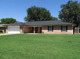 1919 Windsor Dr, Duncan, OK 73533