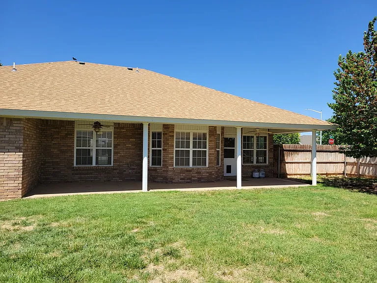 2301 Jadyn Ln — Photo 27