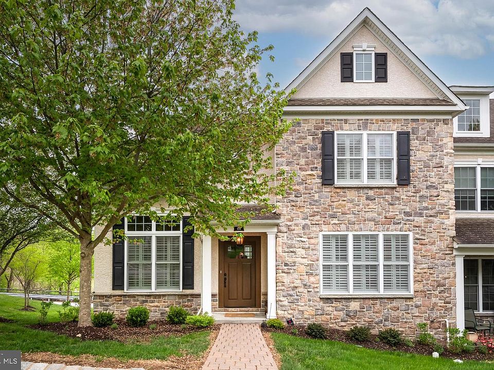 1st image of 414 Ravenscliff Dr