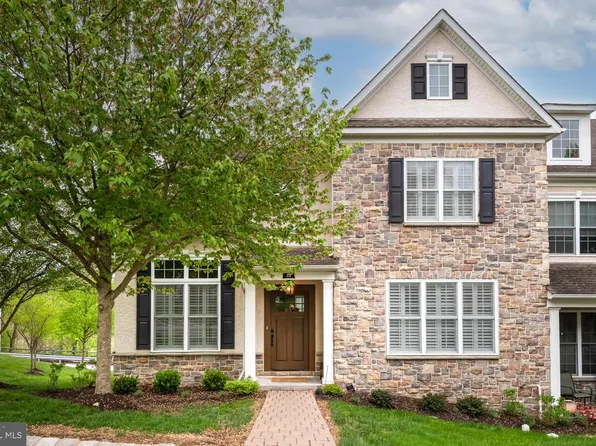 414 Ravenscliff Dr, Media, PA 19063