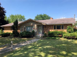 160 Sunrise Blvd, Williamsville, NY 14221