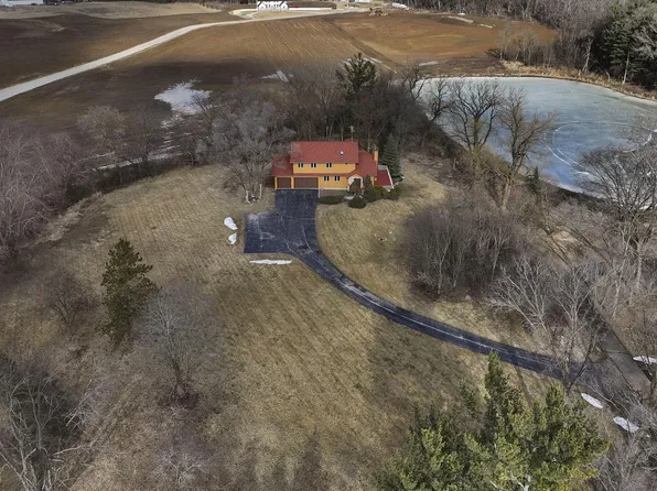 2423 South ROAD, Burlington, WI 53105