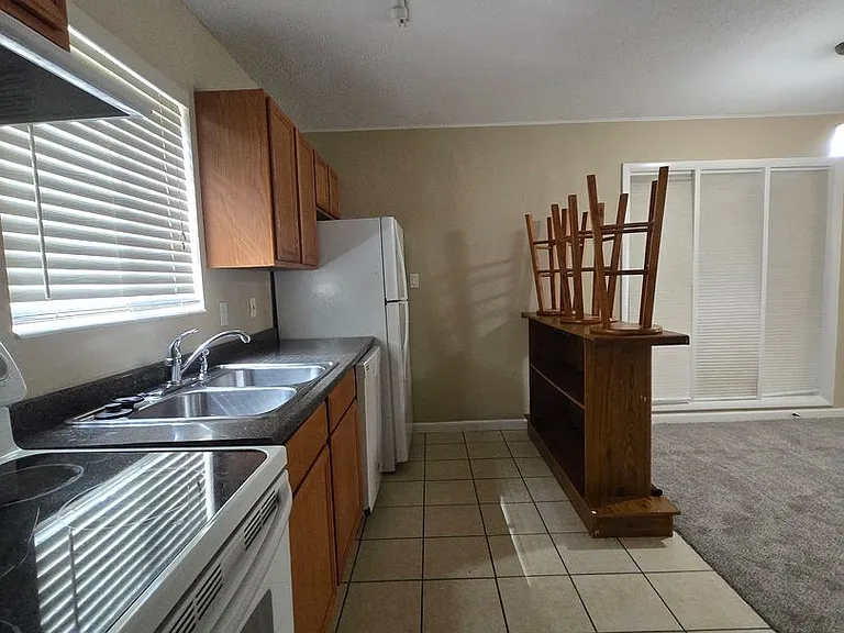 507 NW 39th Rd #106 — Photo 14