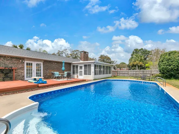 705 Dubois Dr, Fort Walton Beach, FL 32547