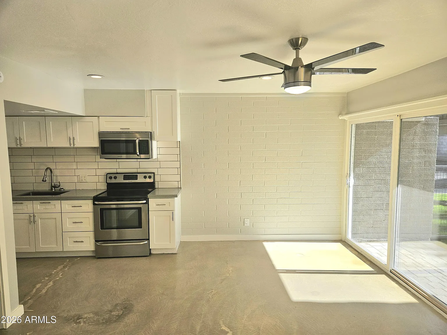 1 bed, 1.0 bath, 580 sqft, $1,099 — Photo 2