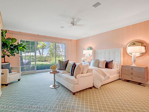 5th image of 1010 N Lake Way