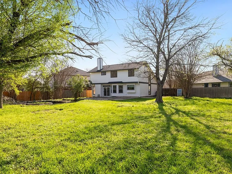 1805 White Oak Cv — Photo 25