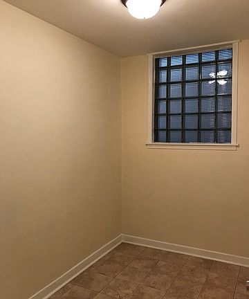 4th image of 219 W Eugenie St #1