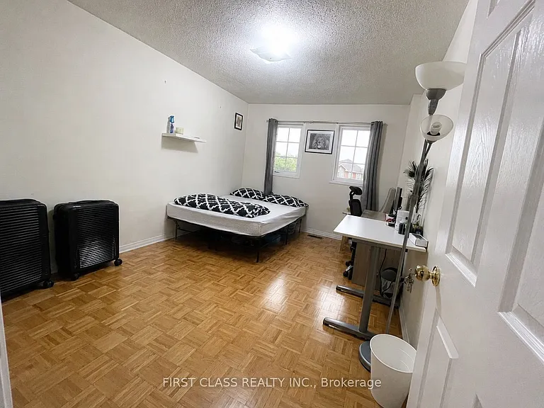 18 Angela Ct #UPPER — Photo 14