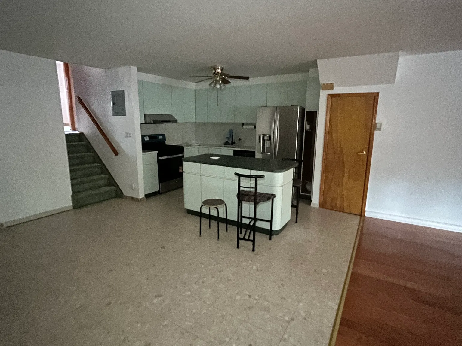 2 bed, 1200 sqft, $3,250 — Photo 2