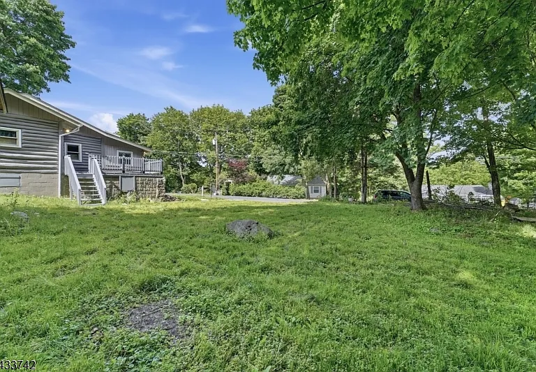 33 Hillside Ave — Photo 35