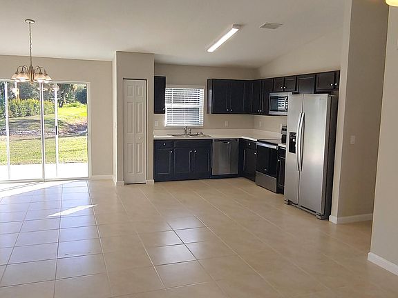 5th image of 682 SW PAAR Drive