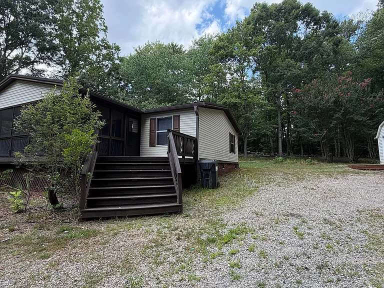 121 Rainwood Dr — Photo 2