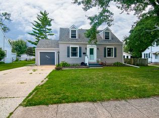 721 Loves Park Dr, Loves Park, IL 61111