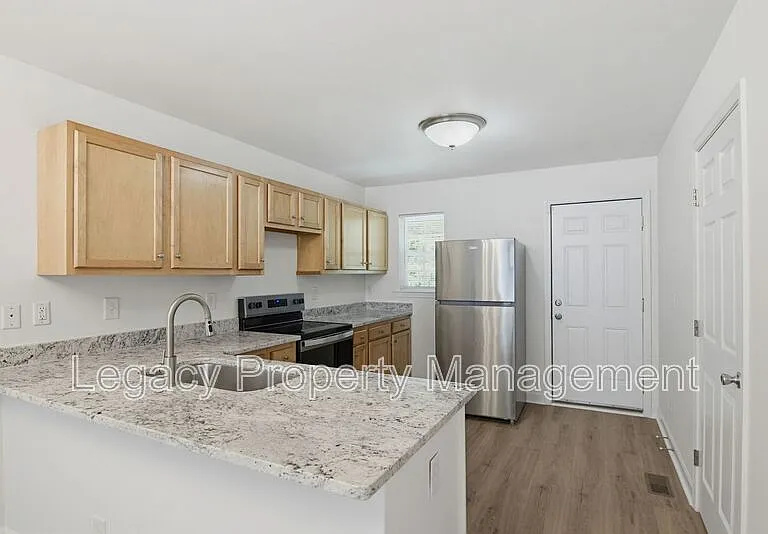 1352 Snow Ct — Photo 6