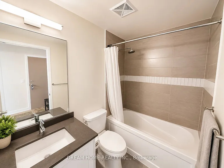 99 John St #4302 — Photo 8