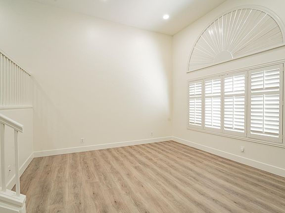 5th image of 506 Marinella Aisle #95