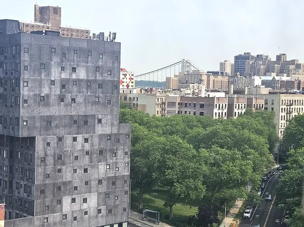 409 Edgecombe Avenue image 11 of 13