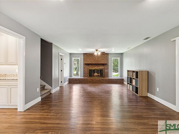 5th image of 201 Pinewood Drive