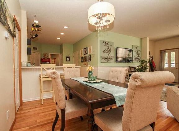 5th image of 11353 Fergus St NE Unit B