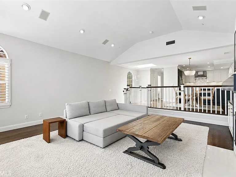 1740 Havemeyer Ln — Photo 7