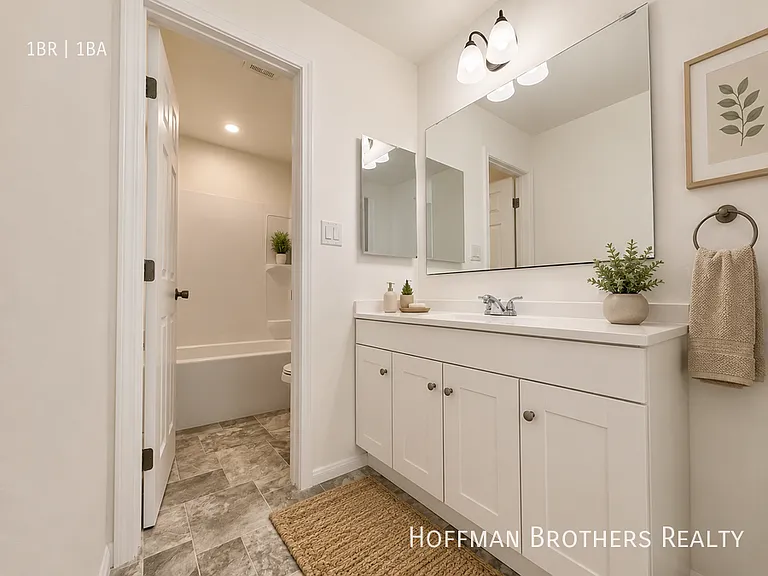 6907 Whitsett Ave #113 — Photo 9