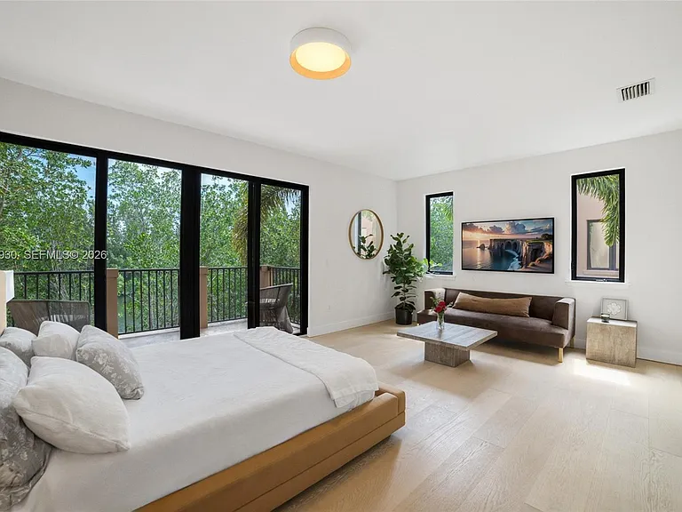 6226 Paradise Point Dr — Photo 32