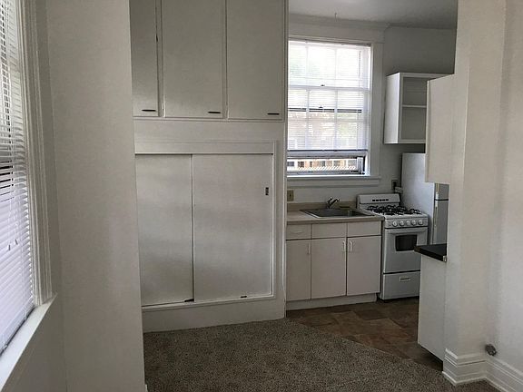 4th image of 2112 Pillsbury Ave S #2