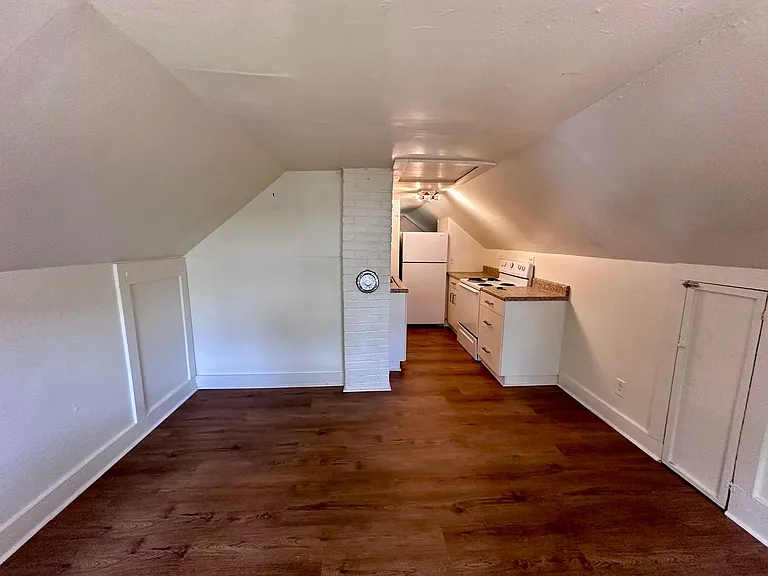 1205 N Greensboro St — Photo 4