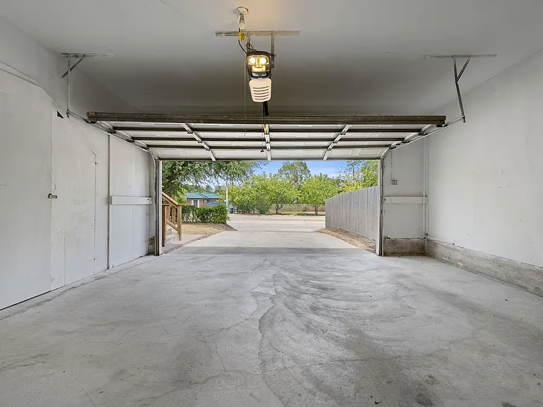 3364 Darvany Dr — Photo 26