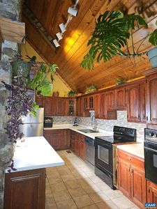 17 Mount View Dr, Afton, VA, 22920