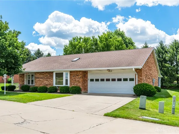 1830 Primrose Ln, Fairborn, OH 45324