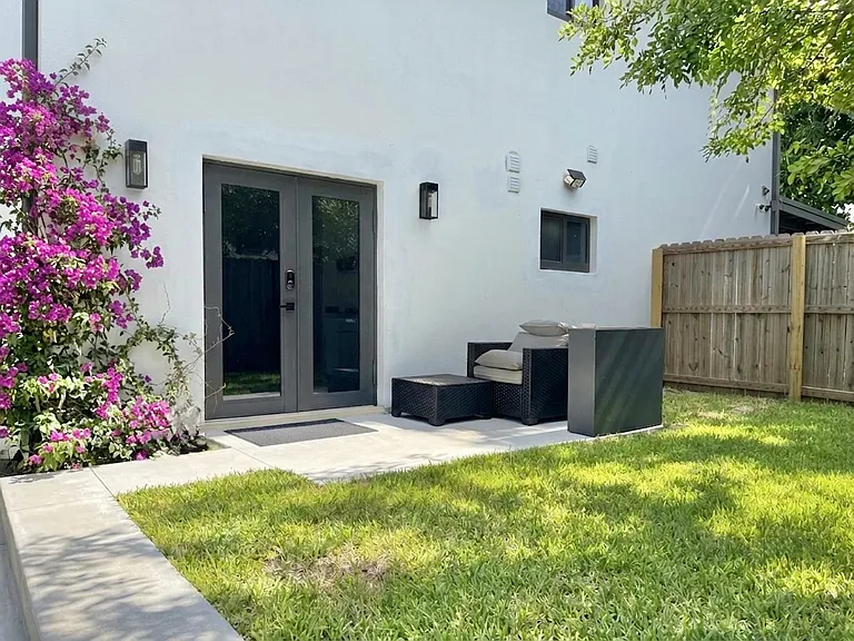 7500 NW 14th Ct #1 — Photo 8