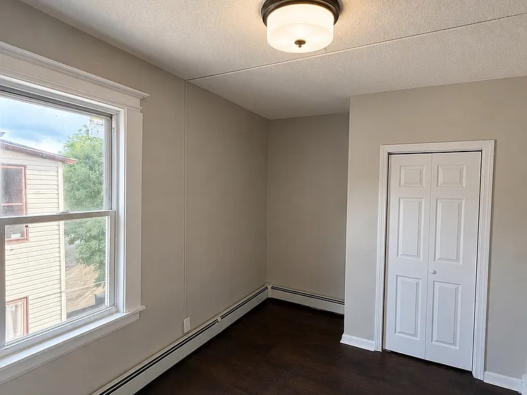 197 Glen St #3S — Photo 10